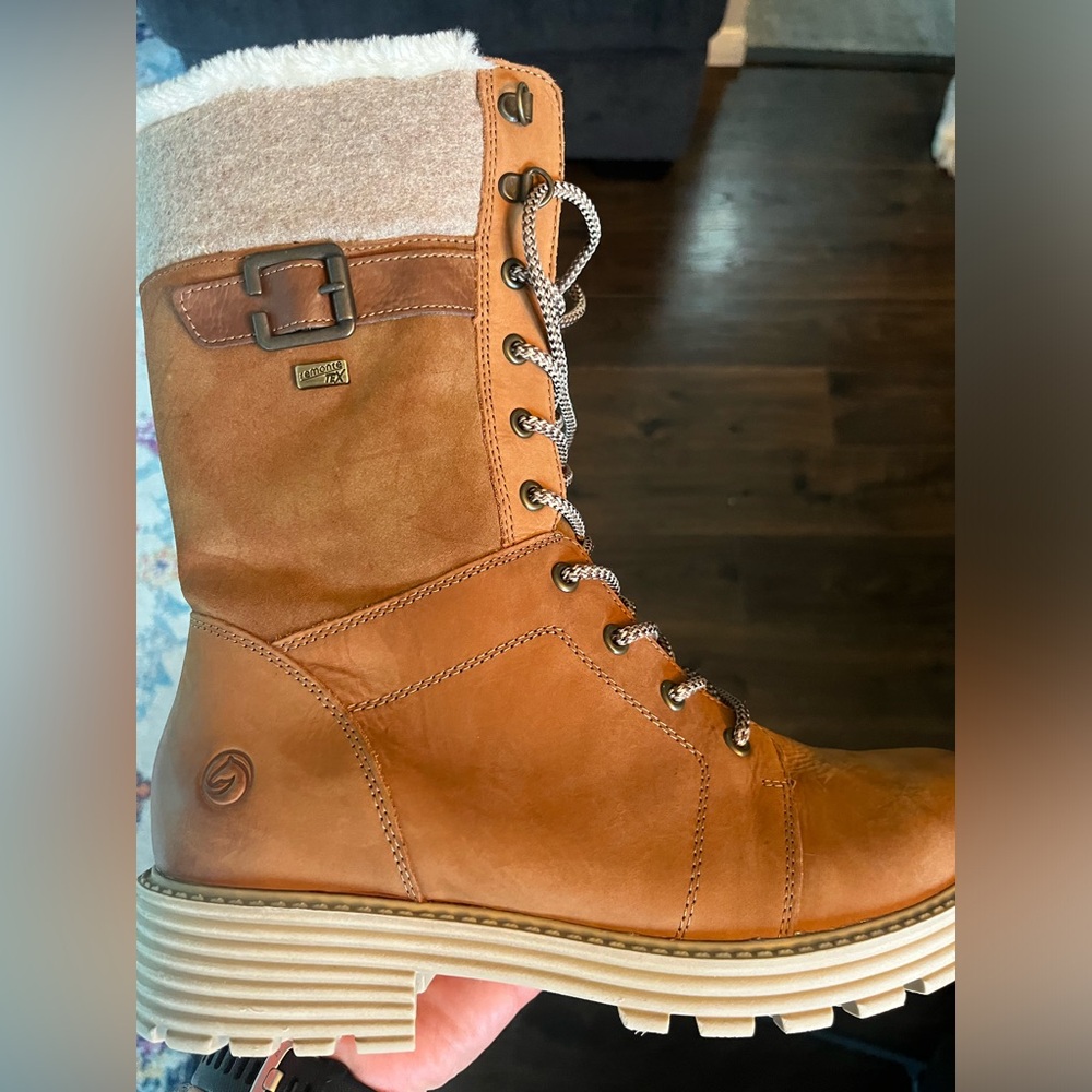 New, never worn - Remonte Women’s Boot - Size 10-10.5